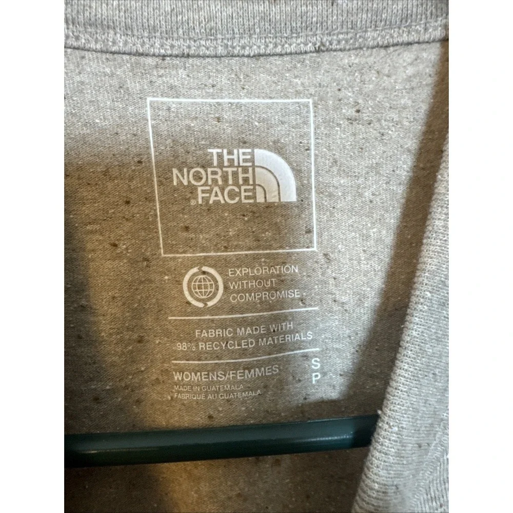 The North Face Women's Never Stop Exploring‎ Long Sleeve T-Shirt Lt Brown Small